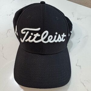 Titleist Hat. Black. Fitted, size XL/XXL. Great used condition!